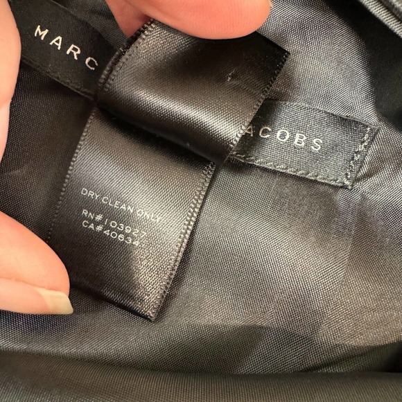 Marc by Marc Jacobs Sheath Dress Size 4 Black Silky Classic Sleeveless Cocktail - Picture 11 of 16